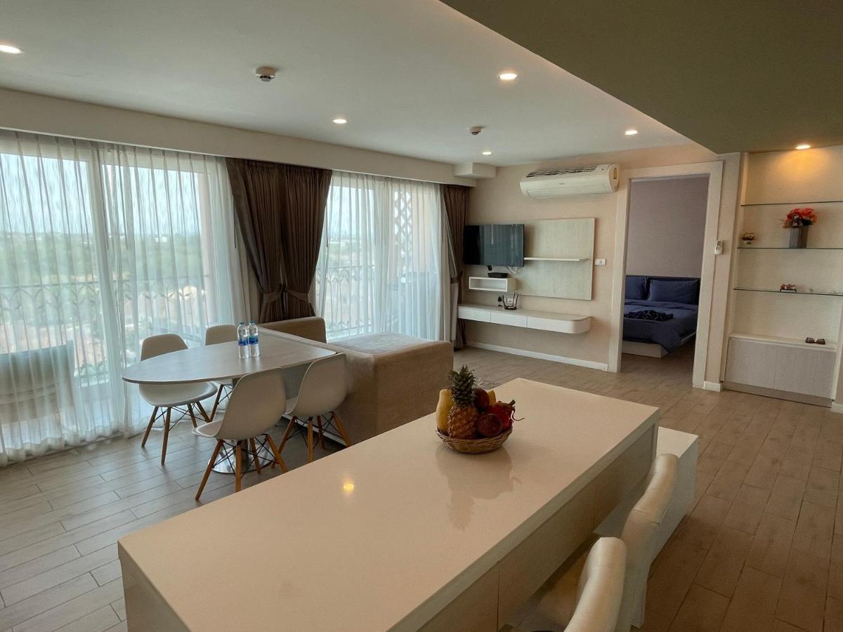 Apartment Seven Seas